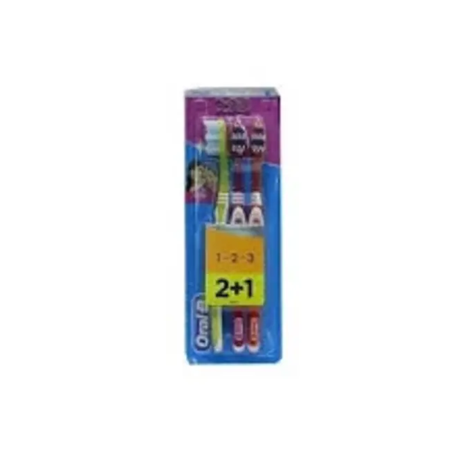 Oral B Toothbrush 3 Effect Classsic Meduim 3 Pieces